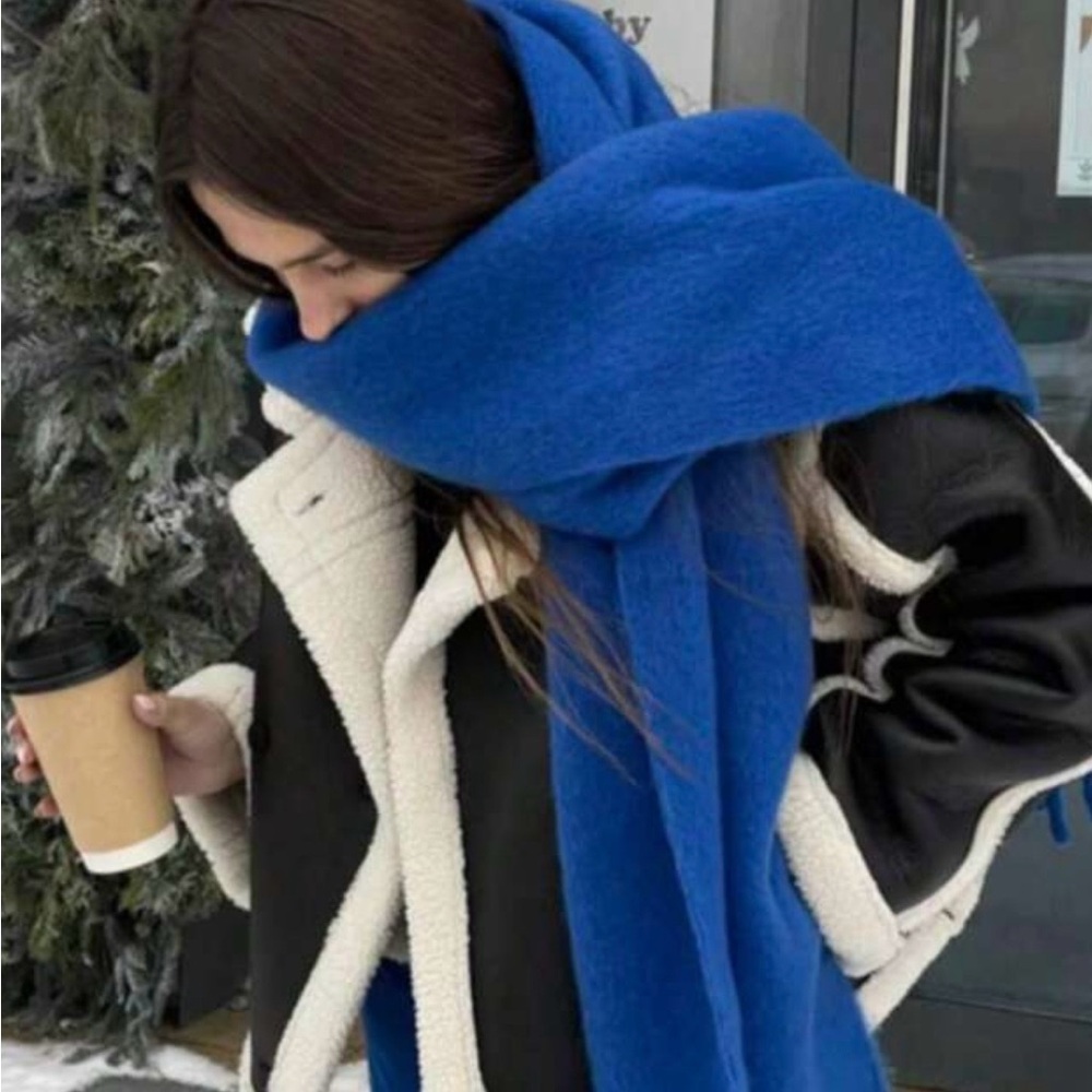 Blue Knitted Wool Scarf